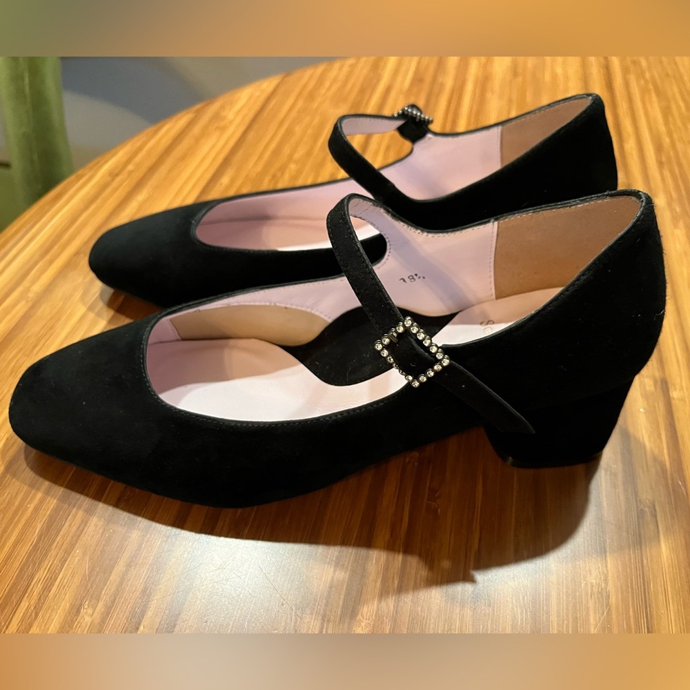 Beautiful Sole Bliss black suede heels size 7.5 (38.5) - like new!!